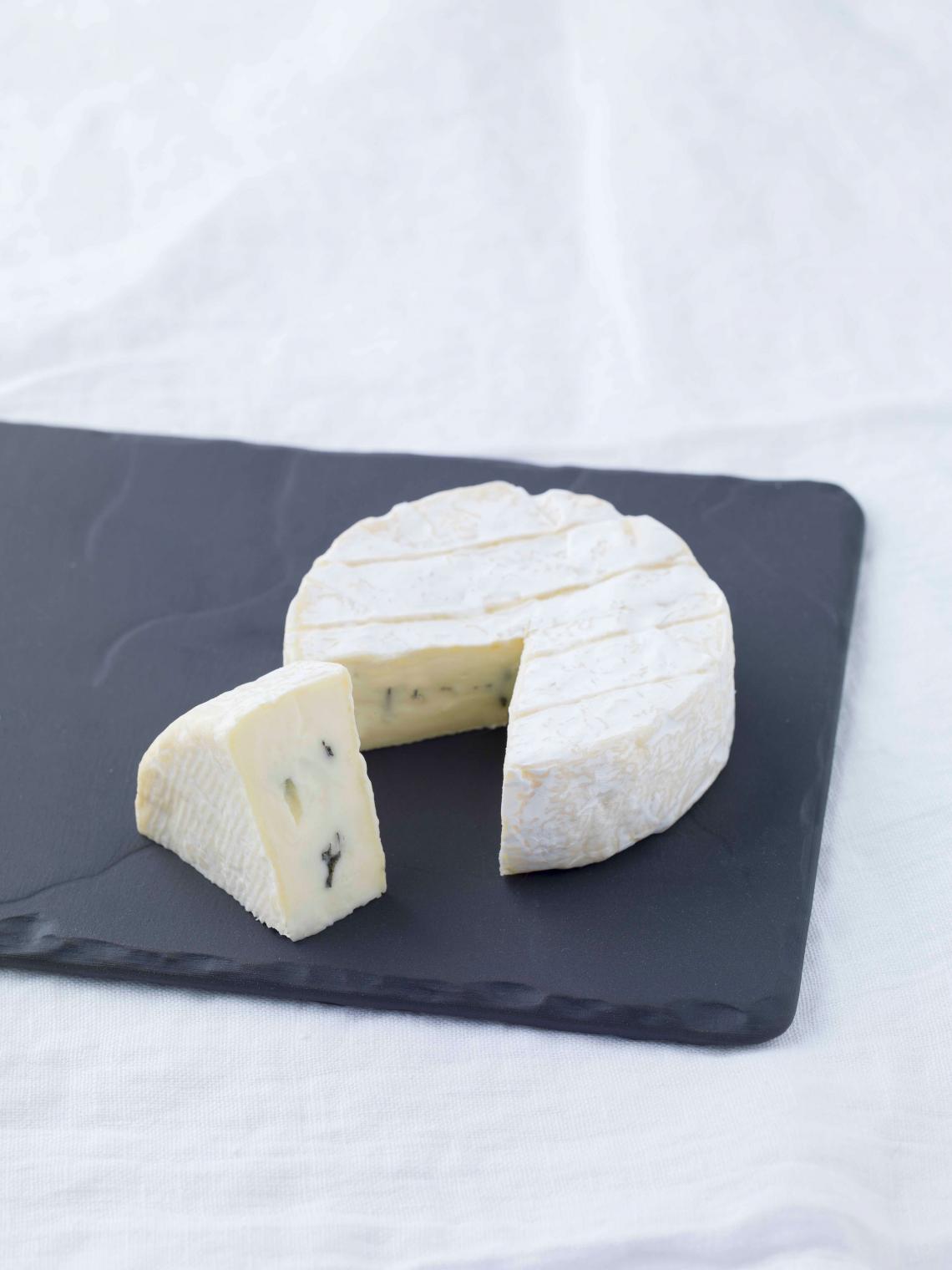 ILE DE FRANCE® Brie au Bleu on a plate ILE DE FRANCE® Brie au Bleu on a plate