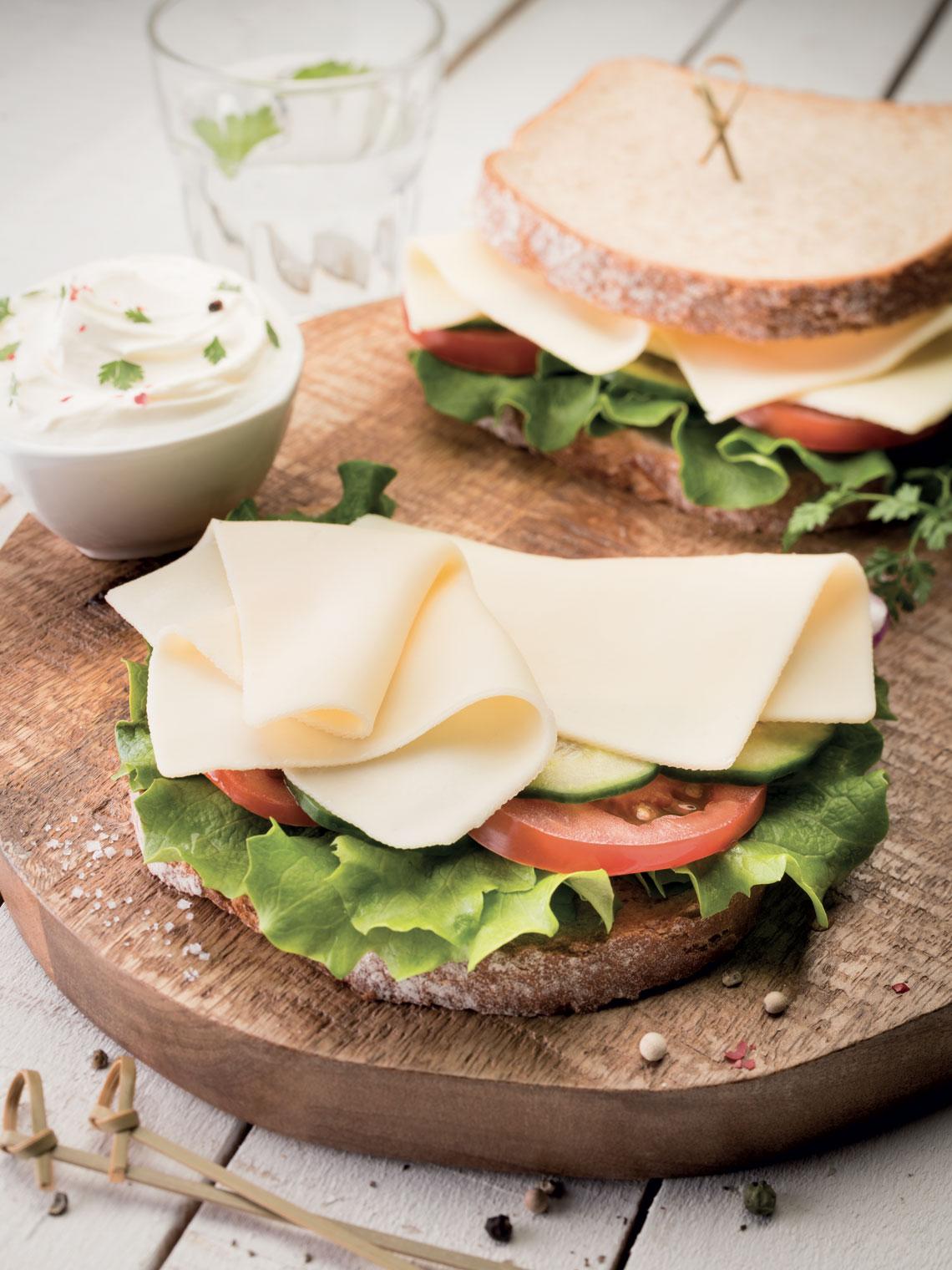 ILE DE FRANCE® Brie on a toast ILE DE FRANCE® Brie on a toast