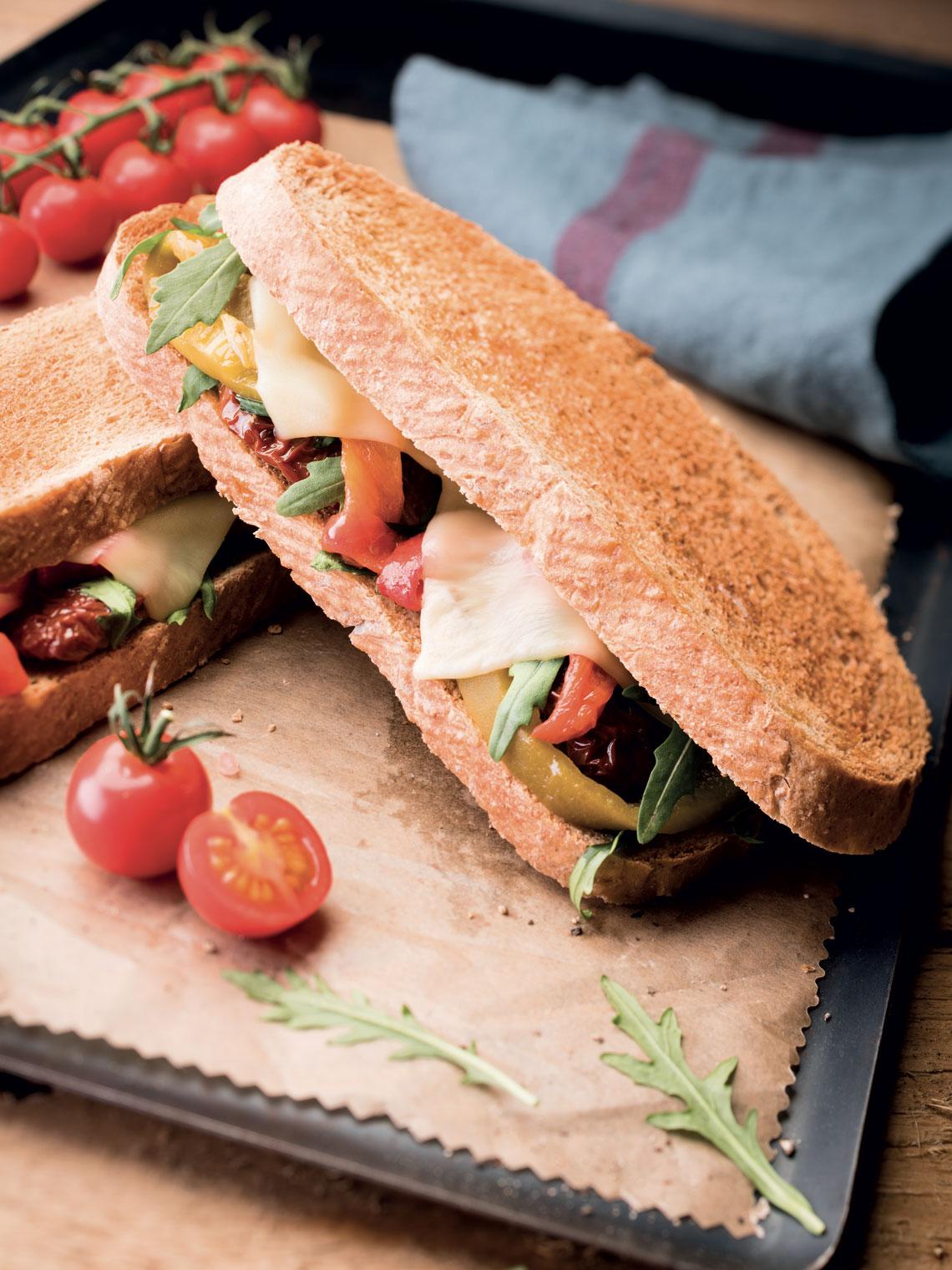 ILE DE FRANCE® Charmidor in a sandwich ILE DE FRANCE® Charmidor in a sandwich