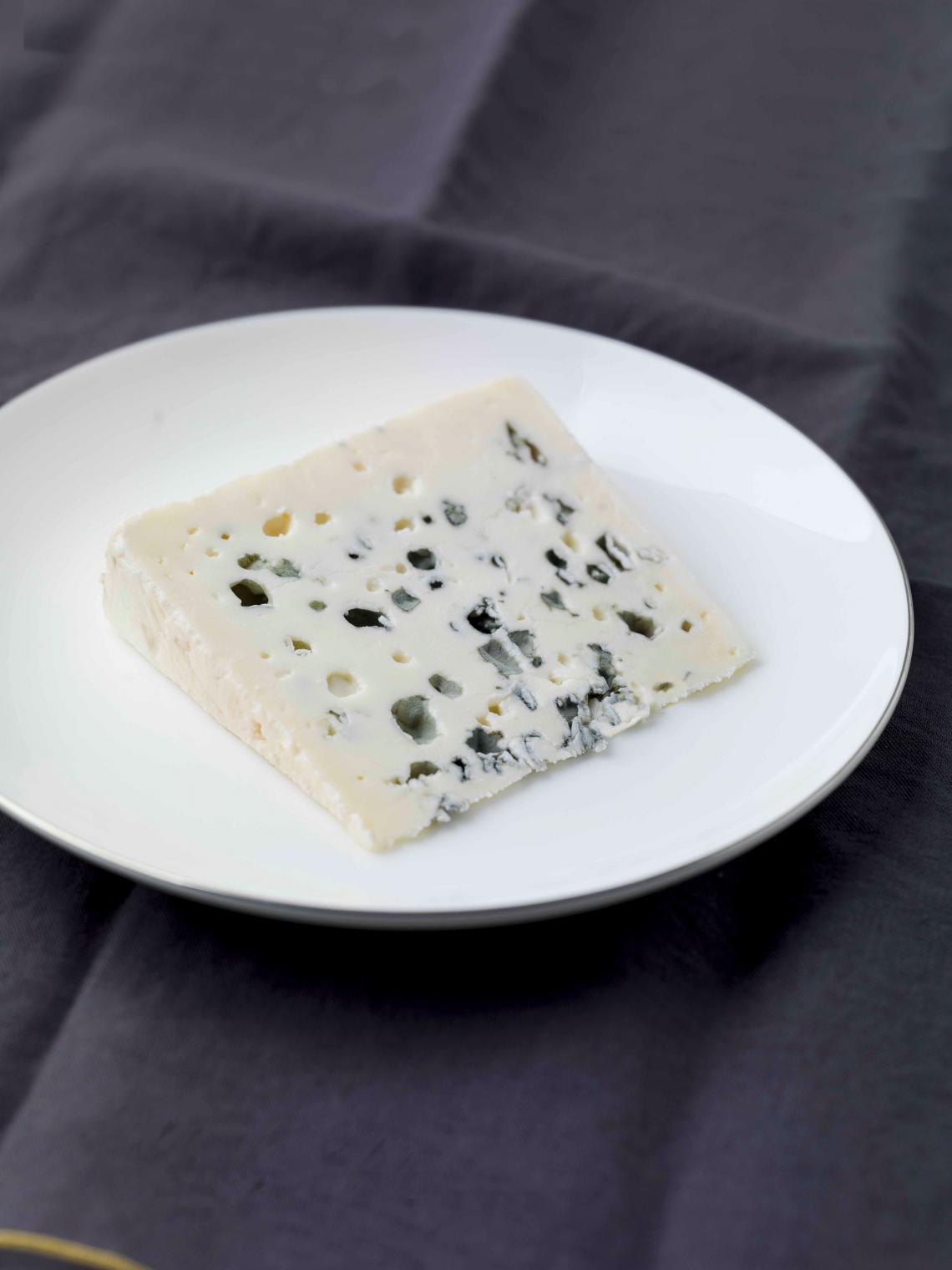 ILE DE FRANCE® Roquefort on a plate ILE DE FRANCE® Roquefort on a plate